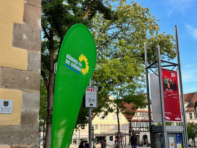 Nürtingen - Wahlstand auf dem Markt