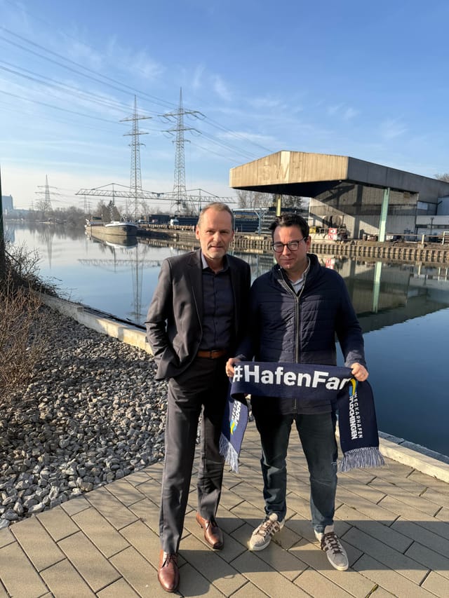 Sebastian Schäfer besucht Hafen Plochingen